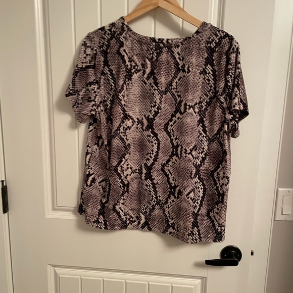 Snake print blouse - Picture 4 of 6